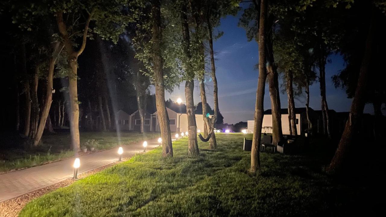 Lumi Resort Domki Letniskowe Z Podgrzewanym Basenem Rewal Dış mekan fotoğraf